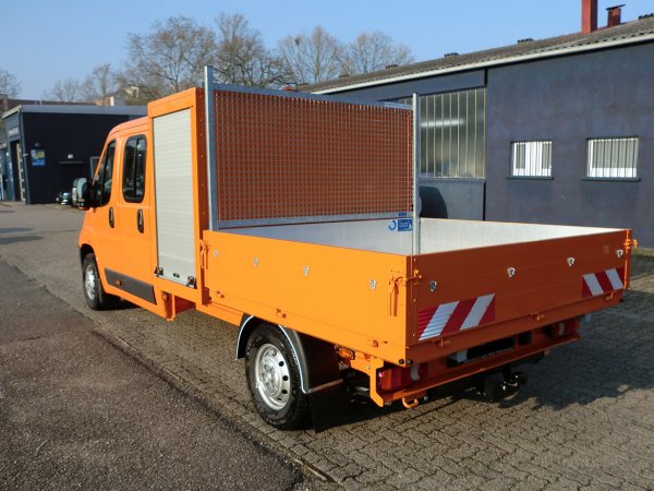 Peugeot Boxer mit Schoon Tiefpritsche, Stirnwandgitter, Werkzeug und Gerätekasten, Netzhaken, Lackierung