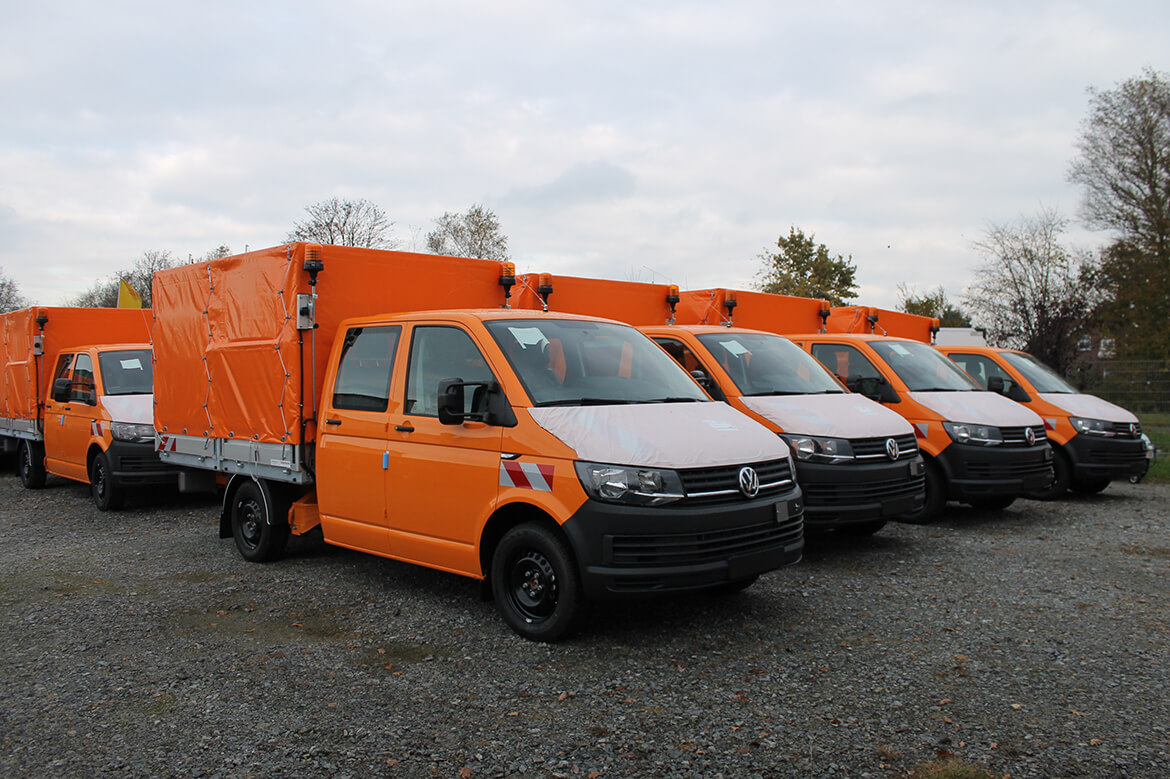 Flotte 21 Transporter mit Schoon Pritsche, Plane Spriegel, Rundumkennleuchten RKL